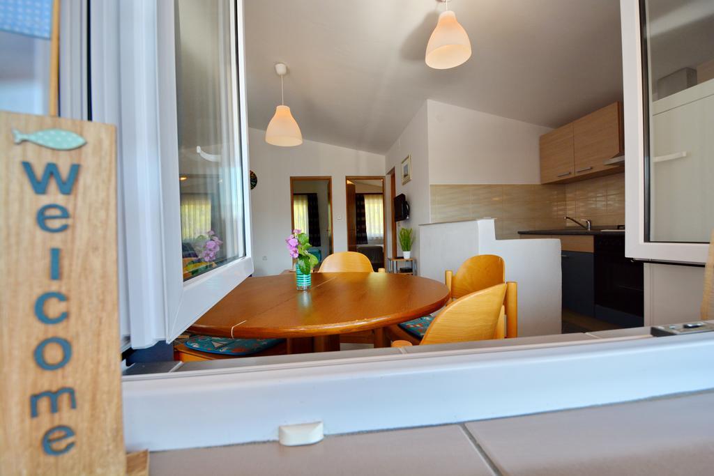 Apartment Marijana Vir Exterior photo
